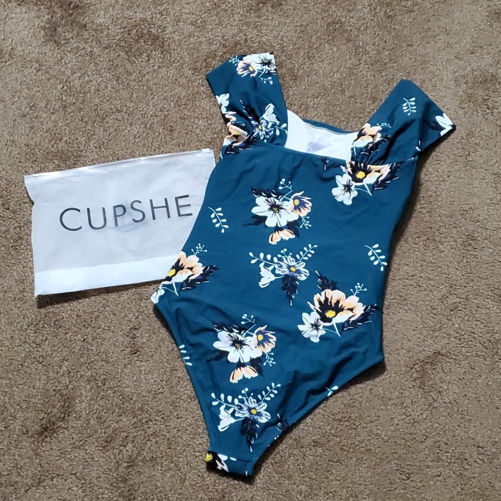 NWT Cupshe one-piece swimsuit - Picture 3 of 8